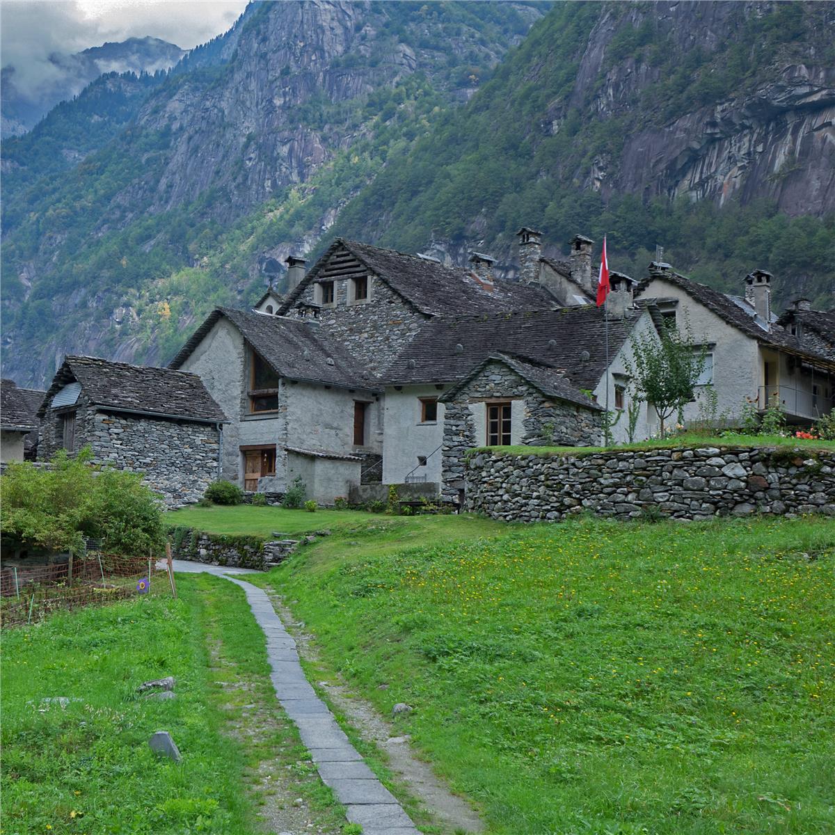 İzmir'den Otobüs İle Kalkışlı 9 Gece 10 Gün Konaklamalı İtalya, Slovenya, Yunanistan, Hırvatistan, Sırbistan, Bulgaristan Ve İsviçre Turu