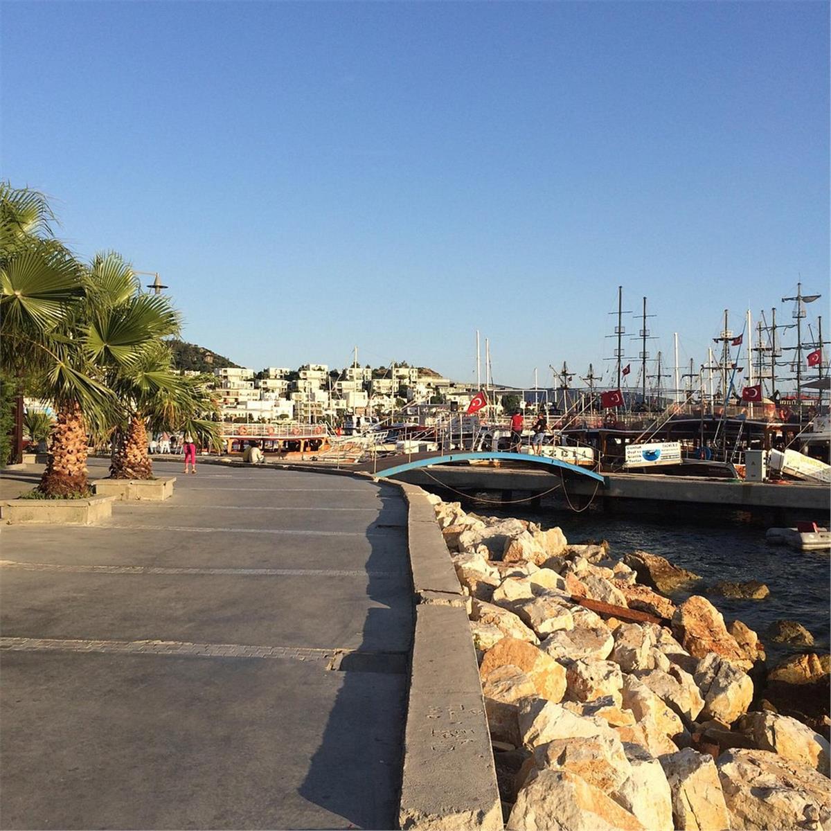 İzmir'den Otobüslü 3 Gece 4 Gün Konaklamalı Bodrum Çeşme Kuşadası Turu
