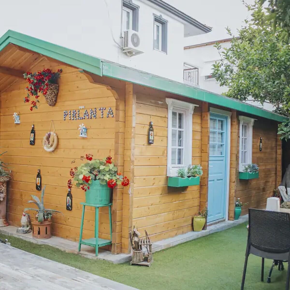 Pırlanta Butik Otel Çeşme'de Beach girişi ve kahvaltı dahil çift kişi konaklama