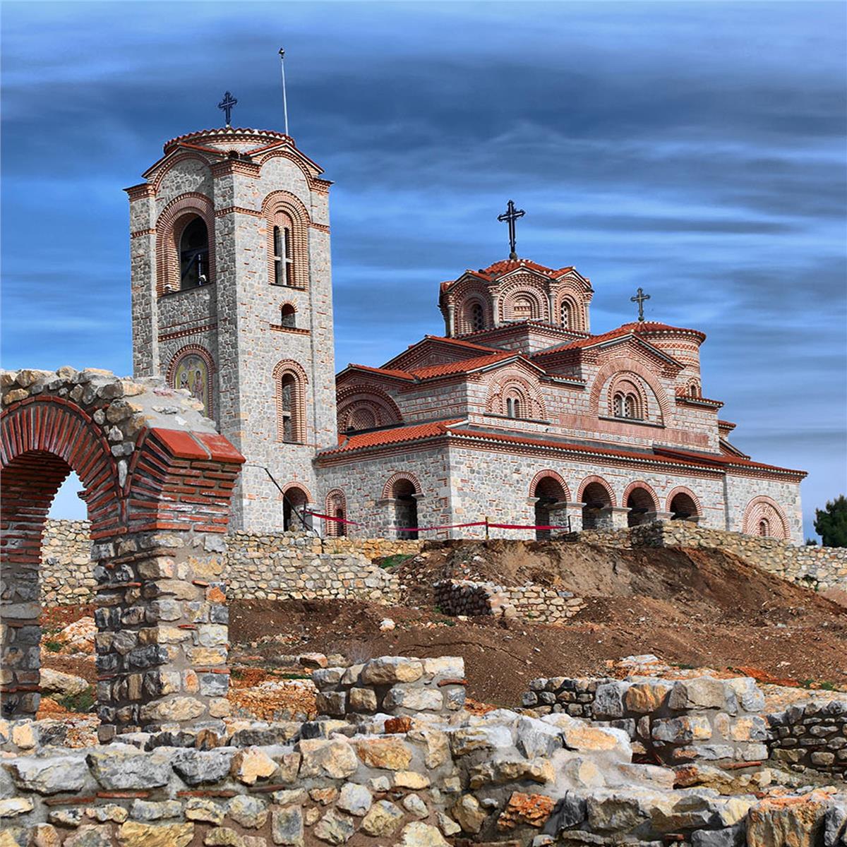 İzmir'den Uçak İle Çıkışlı 7 Gece 8 Gün Konaklamalı Uçaklı Vizesiz Kosovalı Büyük Balkan Turu