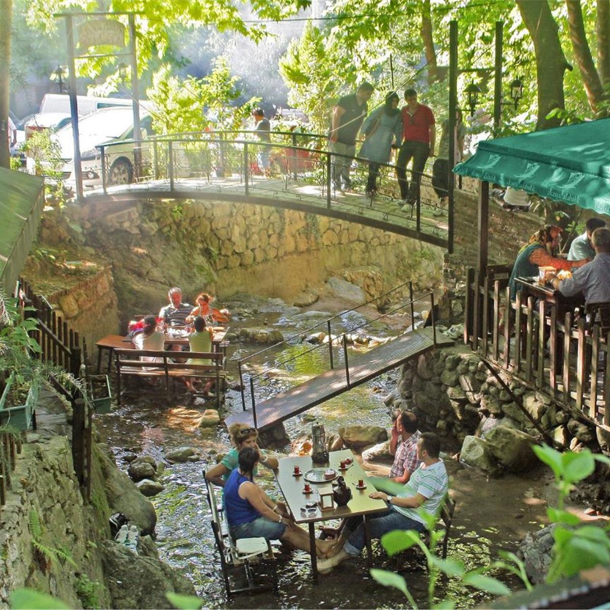 İzmir Çıkışlı Günübirlik Ormanya, Hobbit Evleri, Maşukiye, Sapanca Turu. Üstelik Serpme Kahvaltı Dahil. 