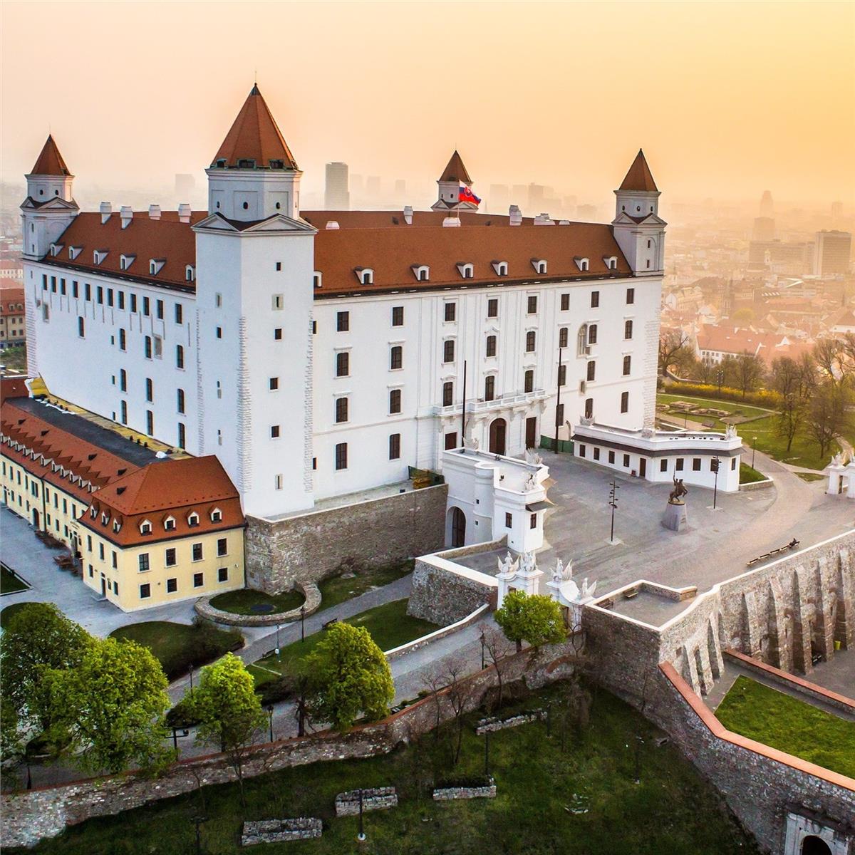 İzmir'den Uçaklı 5 Gece 6 Gün Konaklamalı Tuna Nehri’nde Avusturya, Slovenya, Çekya Ve Almanya Turu