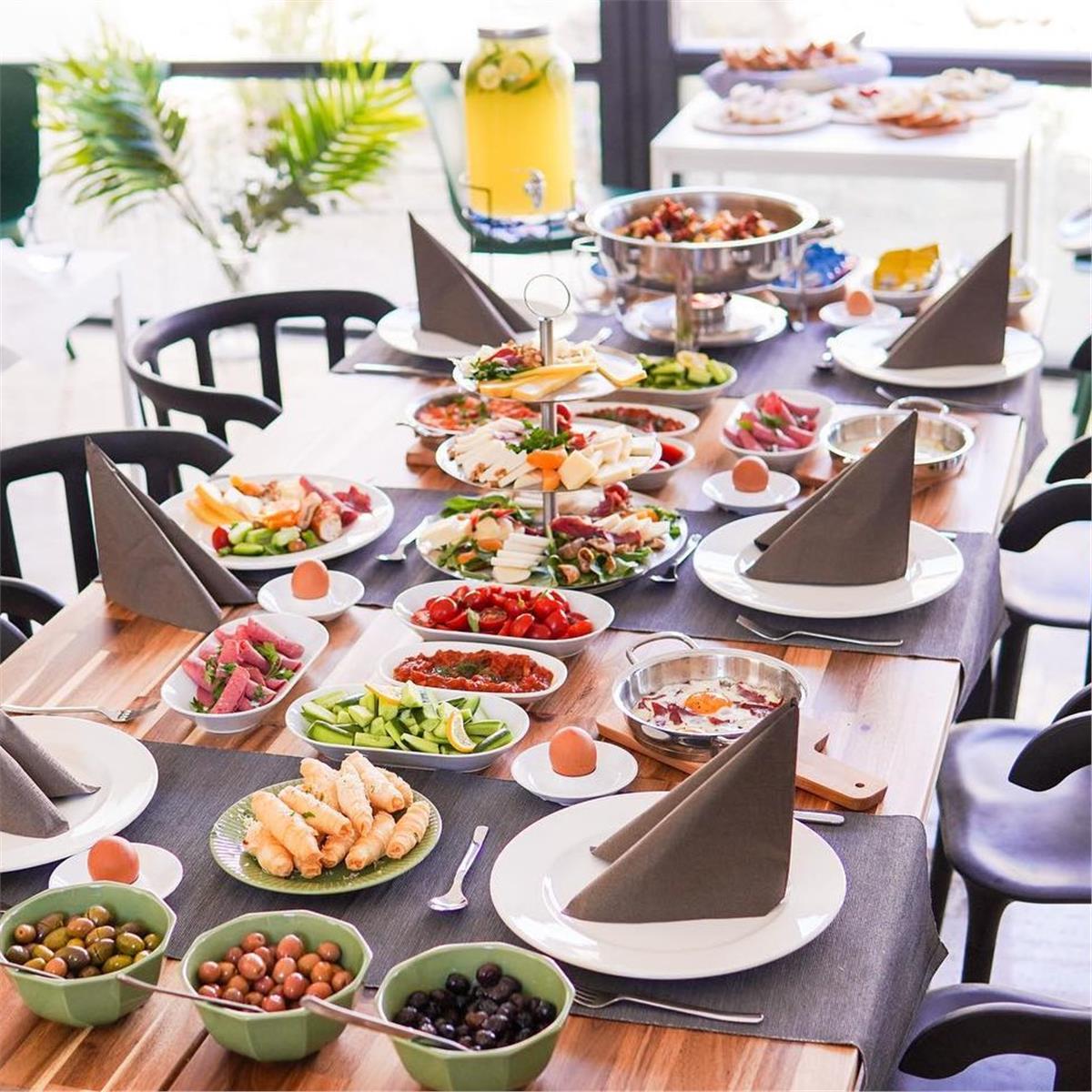 Mordoğan Aren Boutique Resort Hotel’de çift kişi açık büfe kahvaltı dahil konaklama seçenekleri