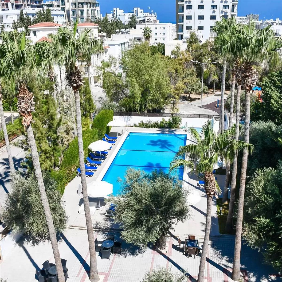 İzmir'den Uçak İle Hareketli Kıbrıs Park Palace Hotel Konaklama Seçenekleri