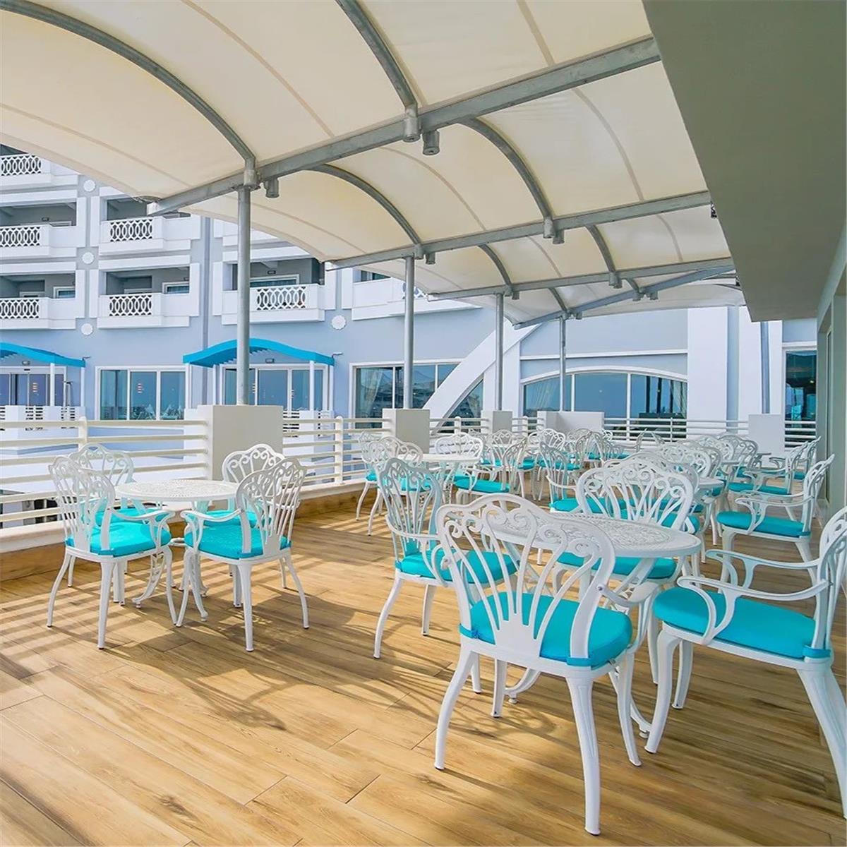 İzmir'den Uçak İle Hareketli Kıbrıs Limak Cyprus Deluxe Hotel Ultra Herşey Dahil Konaklama Seçenekleri