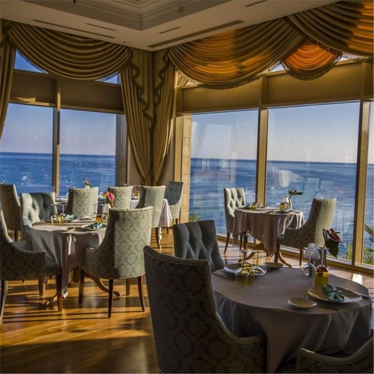 İzmir'den Uçak İle Hareketli Kıbrıs İzmir'den Uçak İle Hareketli Kıbrıs Merit Royal Hotel Herşey Dahil Konaklama Seçenekleri