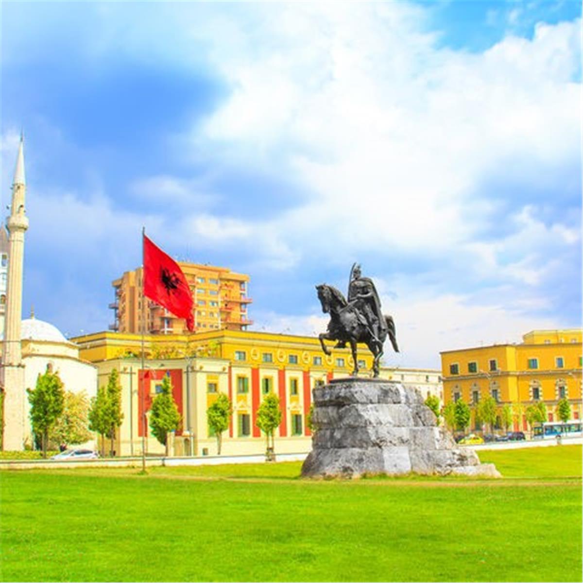 İzmir'den Uçaklı Ve Vizesiz Yılbaşı Özel 7 Gece 8 Gün Konaklamalı Tüm Ekstralar İle Kosova Dahil Büyük Balkan Turu