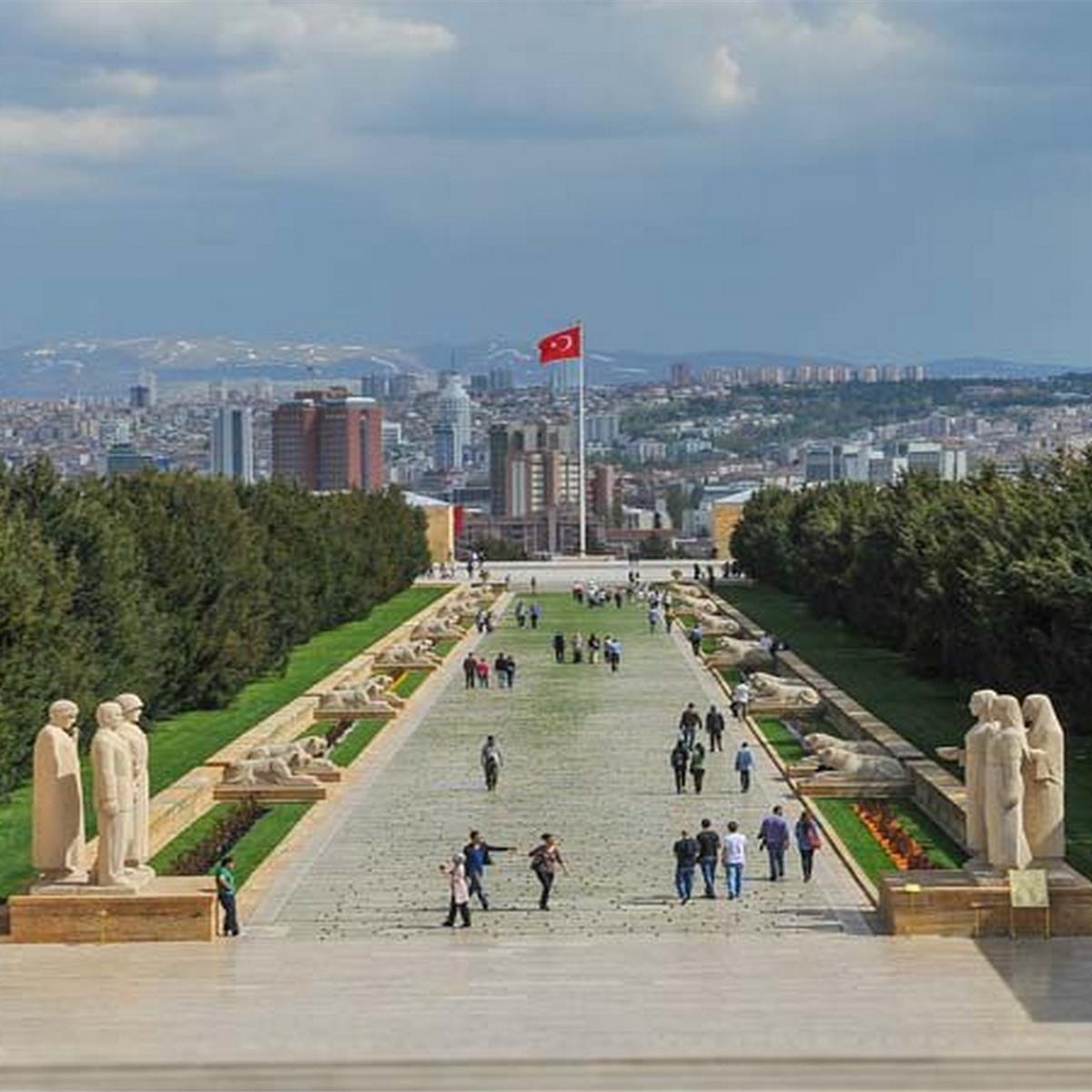 İzmir Çıkışlı 2 gece 3 gün Konaklamalı Ankara, Anıtkabir, Eskişehir, Bursa ve Gölyazı Turu