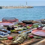 Güzelbahçe Bonjour Restaurant Deniz Kenarı Enfes Serpme Kahvaltı Keyfi