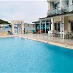 Foça Club Rose Bay Hotel’de Enfes Et veya Balık Seçenekli Akşam Yemeği