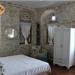 Çeşme Eski Taş Otel Çift Kişi Kahvaltı Dahil Konaklama