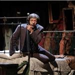 Genco Erkal'ın Sahnelediği Çarpıcı Hikaye 'Bir Delinin Hatıra Defteri' Adlı Oyun İçin Tiyatro Bileti