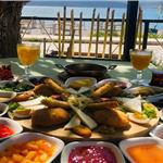 Urla Keyf-i Zen Restaurant’da Denize Nazır Serpme Kahvaltı Keyfi
