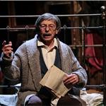 Genco Erkal'ın Sahnelediği Çarpıcı Hikaye 'Bir Delinin Hatıra Defteri' Adlı Oyun İçin Tiyatro Bileti