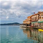 İzmir Çıkışlı Günübirlik Aşıklar Şelalesi, Ayvalık Cunda Adası, Sarımsaklı Plajı Turu. Yüzme Molası ve Kahvaltı Dahil