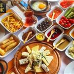 Urla Kafe Sandık'ta Güveçte Enfes Lezzetler Eşliğinde Serpme Kahvaltı
