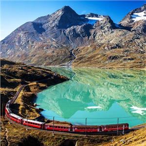İzmir'den Uçaklı 5 Gece 6 Gün Konaklamalı Alplerde Bernina Express İle Masalsı Noel Pazarları Turu