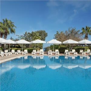 İzmir'den Uçak İle Hareketli Kıbrıs Merit Crystal Cove Hotel'de Ultra Herşey Dahil Konaklama Seçenekleri