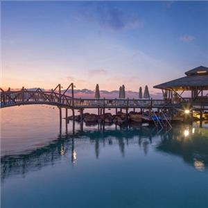 İzmir'den Uçak İle Hareketli Kıbrıs Merit Crystal Cove Hotel'de Ultra Herşey Dahil Konaklama Seçenekleri
