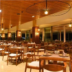 İzmir'den Uçak İle Hareketli Kıbrıs Acapulco Resort Hotel & Convention & SPA Tam Pansiyon Plus Konaklama