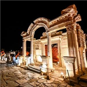 İzmir Çıkışlı Günübirlik Geceyi Aydınlatan Efes Antik Kenti, Büyülü Geceler ile Gece Efes Antik Kenti Turu.