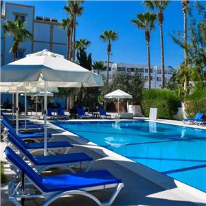 İzmir'den Uçak İle Hareketli Kıbrıs Park Palace Hotel Konaklama Seçenekleri
