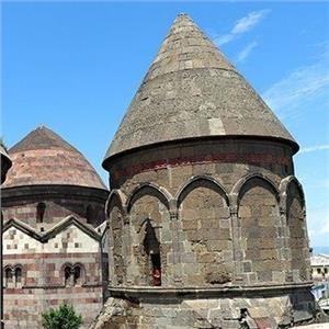 İzmir Çıkışlı Yılbaşı Özel 2 Gece 3 Gün Konaklamalı Yılbaşı Gala Yemeği ve Limitsiz Alkol Dahil Butik Kars Turu