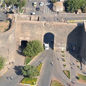 İzmir çıkışlı Uçaklı 2 gece 3 gün Konaklamalı Butik Mardin ve Diyarbakır Turu