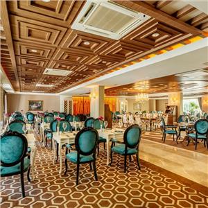 İzmir'den Uçak İle Hareketli Kıbrıs Grand Pasha Kyrenia Hotel Yarım Pansiyon Konaklama Seçenekleri