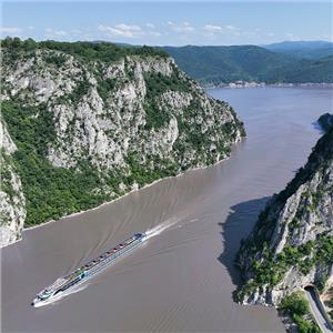 İzmir çıkışlı direkt uçuşlu 4 gece her şey dahil Viva Two ile Tuna Nehri, Avusturya, Çekya, Slovakya ve Almanya turu.