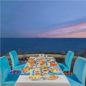 İzmir'den Uçak İle Hareketli Kıbrıs Merit Crystal Cove Hotel'de Ultra Herşey Dahil Konaklama Seçenekleri