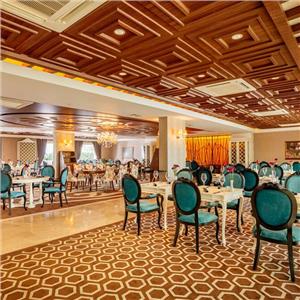 İzmir'den Uçak İle Hareketli Kıbrıs Grand Pasha Kyrenia Hotel Yarım Pansiyon Konaklama Seçenekleri