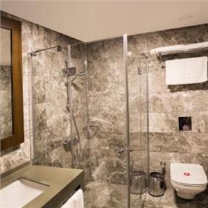 İzmir Çıkışlı Yılbaşı Özel Limitsiz İçecekli Gala Yemeği İle 2 Gece 3 Gün 5* Ramada By Wyndham Hotel Konaklamalı Abant Kartepe Kartalkaya Uludağ Turu