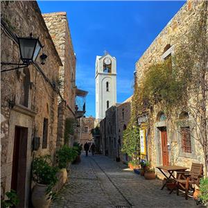 Çeşme Kalkışlı Günübirlik Feribot Bileti, Güney Ada veya Kuzey Ada Seçenekli Sakız Adası Turu
