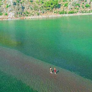 İzmir Çıkışlı Günübirlik Datça, Marmaris Kız Kumu, Turgut Şelalesi Turu. Üstelik kahvaltı dahil