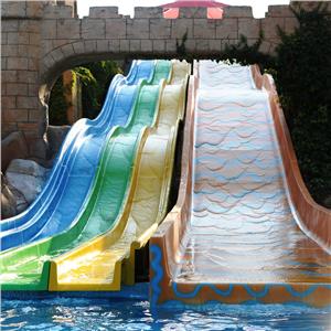 Kuşadası Aqua Atlantis’de Havuz, Aquapark ve Hamburger Menü ile sınırsız Eğlenceye Giriş Bileti