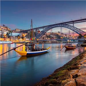İzmir'den Uçak İle Kalkışlı 4 Gece 5 Gün Konaklamalı Porto Lizbon Turu. Üstelik Ekstra Tur Yok