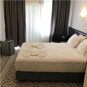 Balca Otel Alsancak'ta Çift Kişilik Konaklama Keyfi