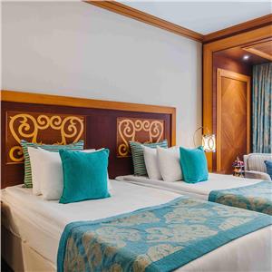 İzmir'den Uçaklı 4 Gece 5 Gün Grand Pasha Kyrenia Hotel veya The Arkin Colont Hotel Konaklama Seçenekli Kıbrıs Turu