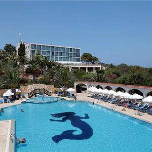 İzmir'den Uçak İle Hareketli Kıbrıs Deniz Kızı Hotel Yarım Pansiyon Konaklama Seçenekleri
