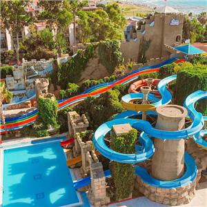 Kuşadası Aqua Atlantis’de Havuz, Aquapark ve Hamburger Menü ile sınırsız Eğlenceye Giriş Bileti