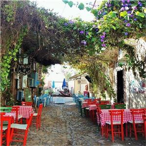 İzmir Çıkışlı Günübirlik Aşıklar Şelalesi, Ayvalık Cunda Adası, Sarımsaklı Plajı Turu. Yüzme Molası ve Kahvaltı Dahil