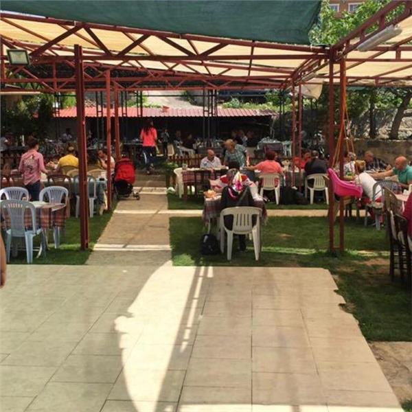 Çiçekliköy Asmalı Kahvaltı Evi’nde Doğa ile iç içe Serpme Köy Kahvaltısı