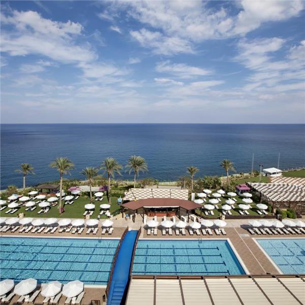 İzmir'den Uçak Bileti ve Otel Transferi Dahil 2 Gece 3 Gün Konaklamalı Kıbrıs Girne Merit Park Hotel'de Özcan Deniz Yılbaşı Gala