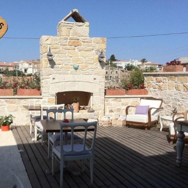 Çeşme Eski Taş Otel Çift Kişi Kahvaltı Dahil Konaklama