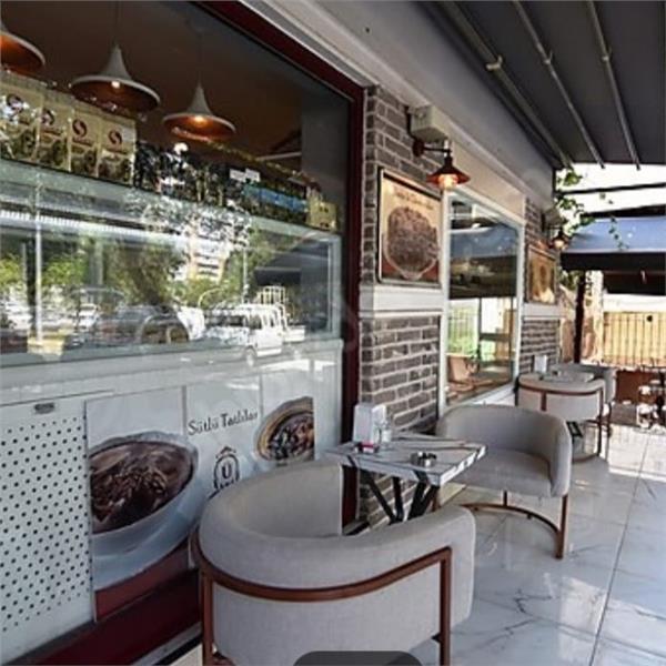 Bornova Üsküplü Cafe’de seçenekli enfes Tatlı ve Pastalar eşliğinde kahve keyfi