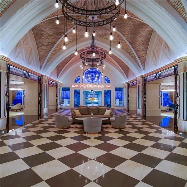 İzmir'den Uçak Bileti ve Otel Transferi Dahil 3 Gece 4 Gün Konaklamalı Limak Cyprus Deluxe Hotel'de İrem Derici Yılbaşı Galası