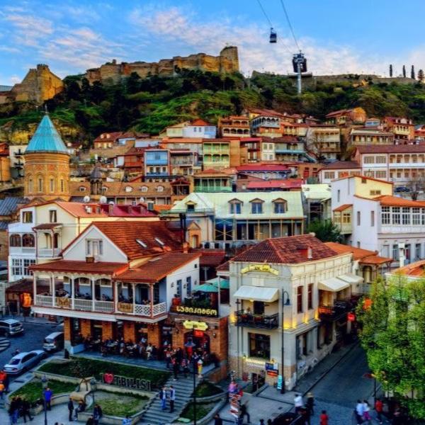 İzmir'den Kalkışlı 5 Gece 6 Gün Uçaklı ve Konaklamalı Vizesiz Tiflis Batum Turu