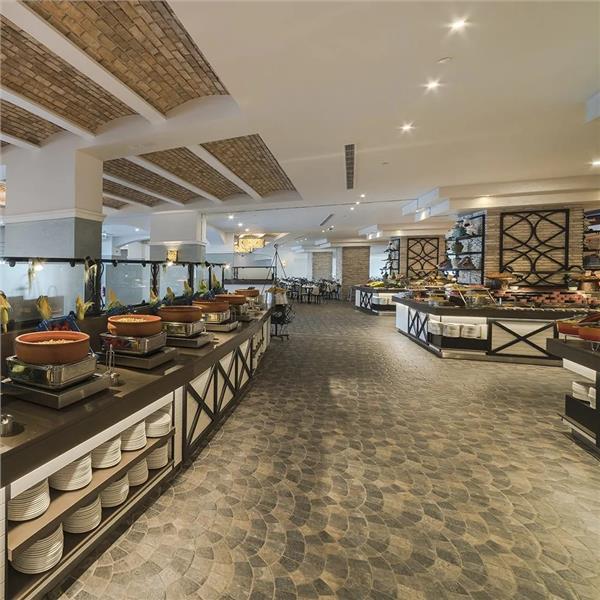 İzmir'den Uçak Bileti ve Otel Transferi Dahil 3 Gece 4 Gün Konaklamalı Limak Cyprus Deluxe Hotel'de İrem Derici Yılbaşı Galası