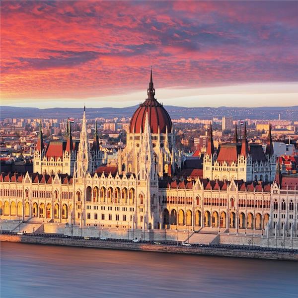 İzmir'den Uçak İle Hareketli 7 Gece 8 Gün Konaklamalı Tüm Extra Turlar Dahil Büyük Orta Avrupa & Salzburg & Hallstatt Turu